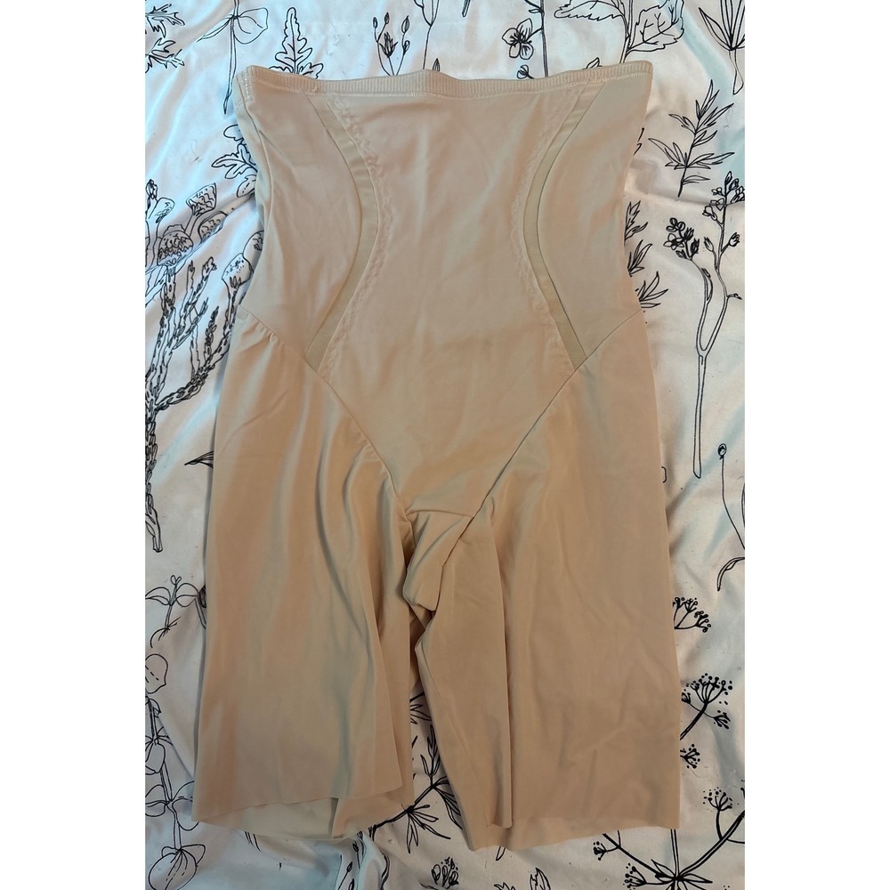 NEW Maidenform Beige Firm Foundations Firm Control Hi Waist Shaper Shorts, S‎